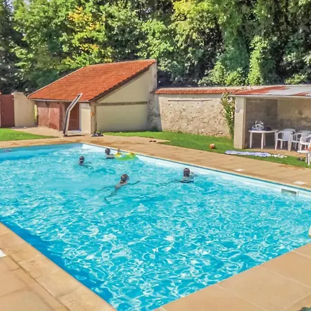 Apartment In With Swimming Pool Ocquerre